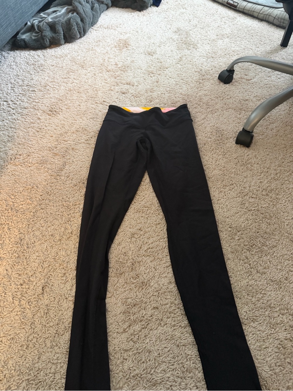 Womens lululemon leggings size 6 reversible